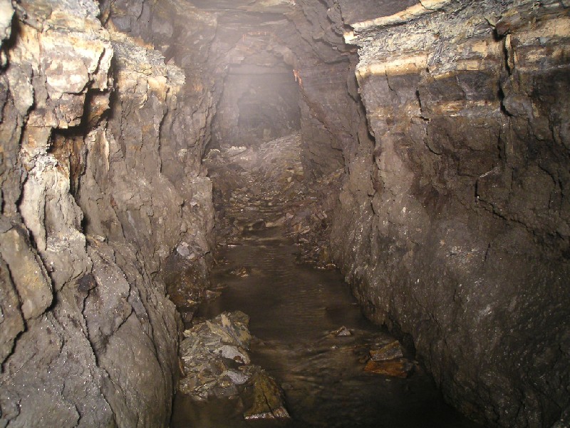 cc_routetoblackashgill1.jpg - The passage to Black Ash Gill Cross Vein.
