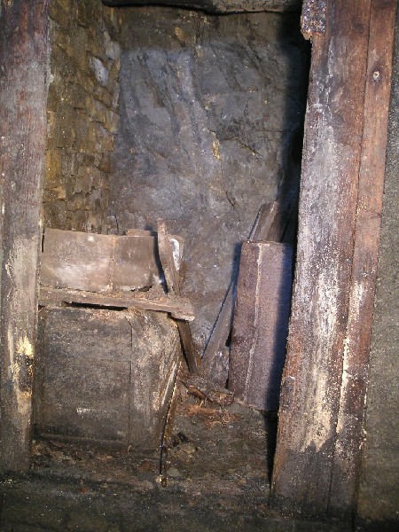 cc_store.jpg - Opposite the connecting passage was this storage area.