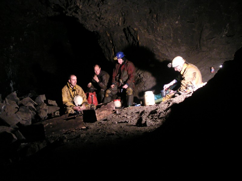 cc_lunch.jpg - Lunch in the small network of flats, south from the stope.