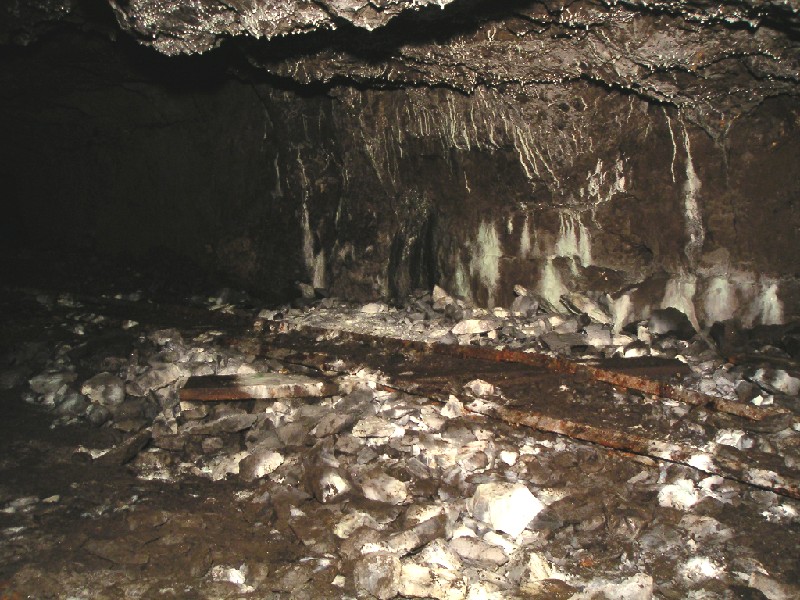 cc_mcnv_stope_1.jpg - A heavily calcified part of the stope.