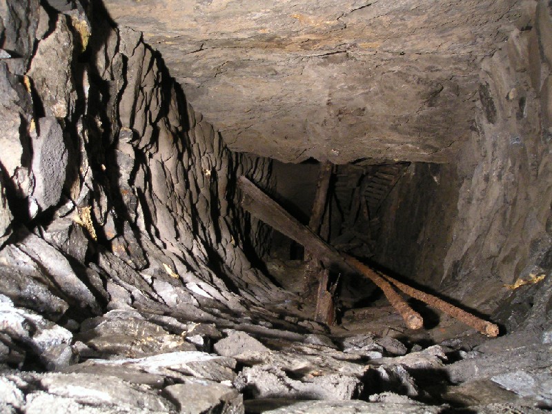 cc_mcnv_stope_doublerise.jpg - Looking down a manway and ore shoot.