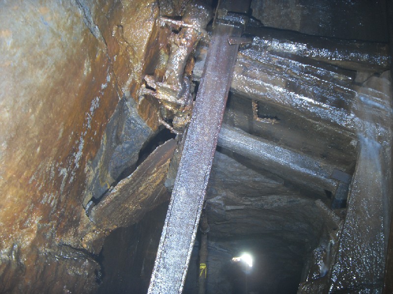 09_ccnv_vfan_hopper2.jpg - Some of the intact square ventilation trunking. Judging by the airflow here it still works!