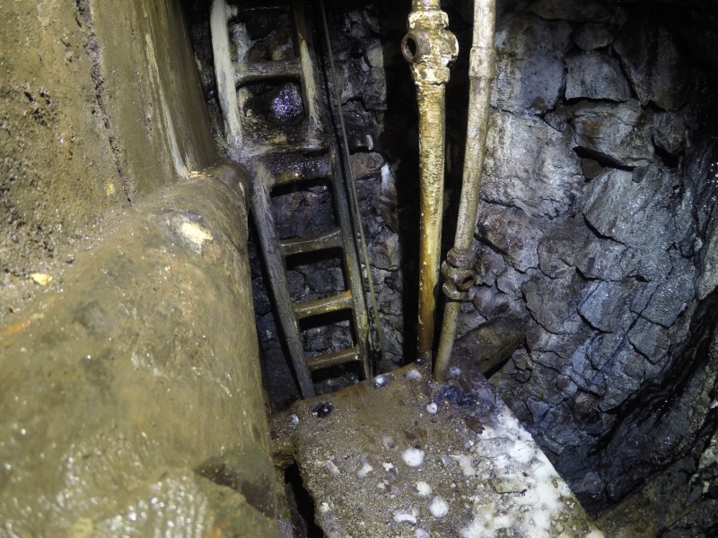 GOPR9799.JPG - Exit point in the rise to the ore truck working. Photo by Karli.