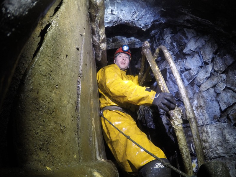 GOPR9801.JPG - Exit point in the rise to the ore truck working. Photo by Karli.