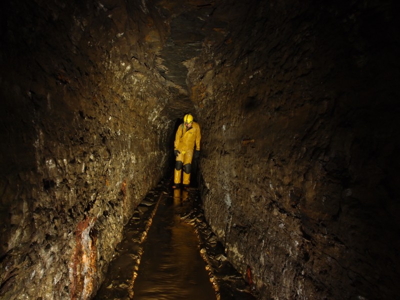 PC036753.JPG - Crosscut from the Caplecleugh Level to Dowgang Level.