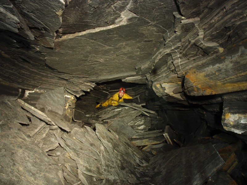 PC036757.JPG - The second run of shale. This was fresh.