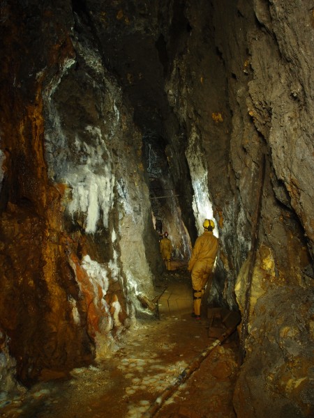 PC036774.JPG - Stope in the sublevel.