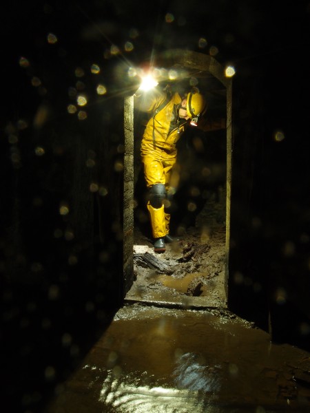 PC036781.JPG - Concrete lined room not that far from the entrance of Caplecleugh. Was this a magazine?