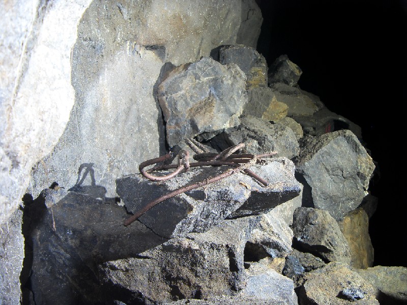 cc13_stope_fuse2.jpg - A wonderful coil of fuse.