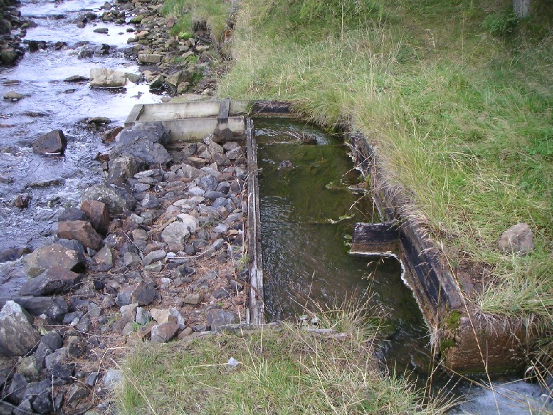 cc_low_drainageleat.jpg - Drainage leat out of the level.