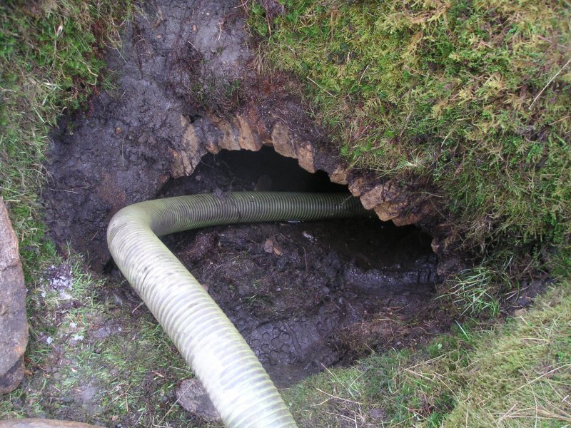 ccf_pumping_4.jpg - The water level was now starting to drop.