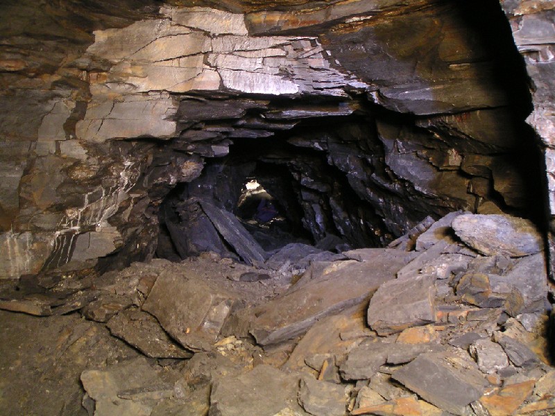 cch_junctionright.jpg - The right branch of the junction, this is the way on through the shale falls.