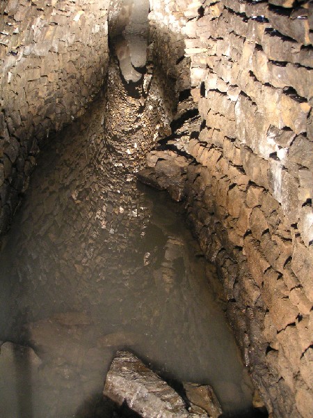 cch_reflection_pass4.jpg - Another view of the same passage as in the last photograph.