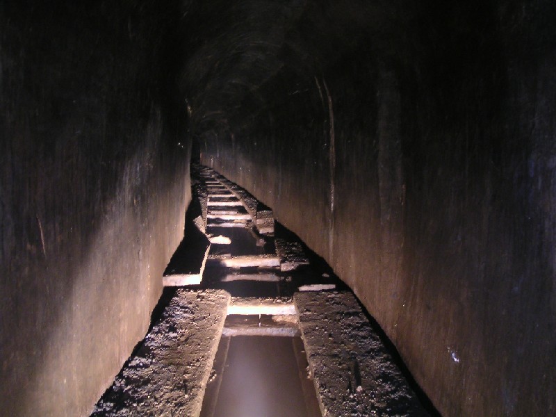 cch_spillway_planks1.jpg - In the lowest part of the spillway, sleepers with planks.