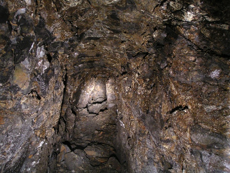 cch_eastpassage_past_junc2.jpg - The passage that we came along from the junction. This is looking west from the sump.