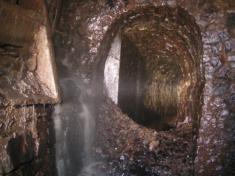 cch_levabove_cch_sump1.jpg - Looking across the rise into the sublevel.