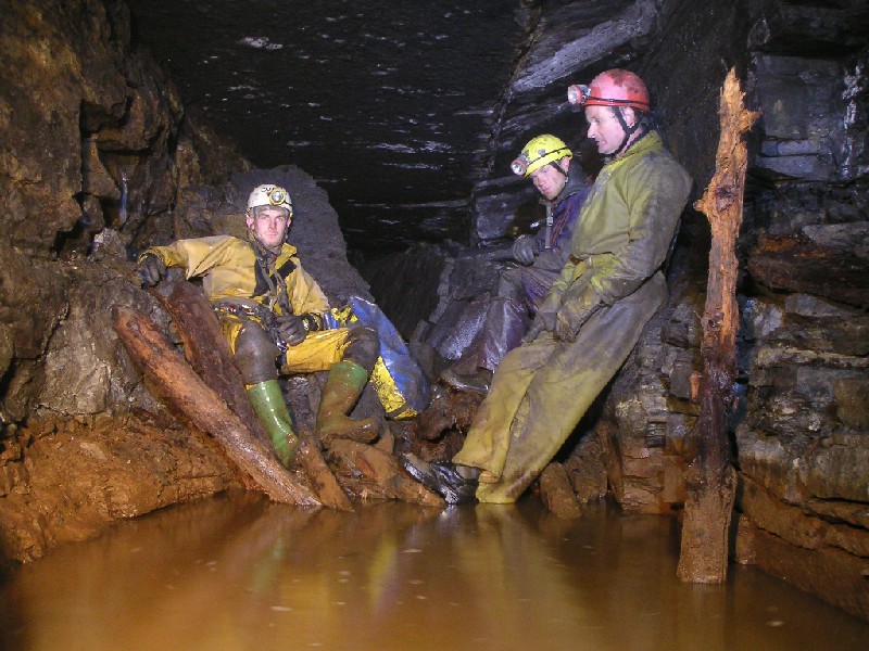 cch_startofshale_east.jpg - At the dogleg junction, the start of the shale slabs.