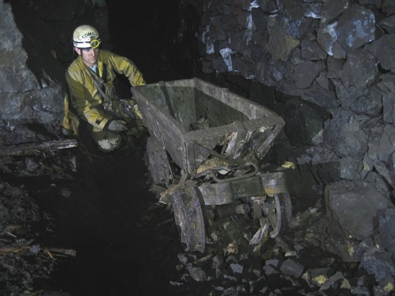 IMG_3113.jpg - Ore truck, by a dressing floor.