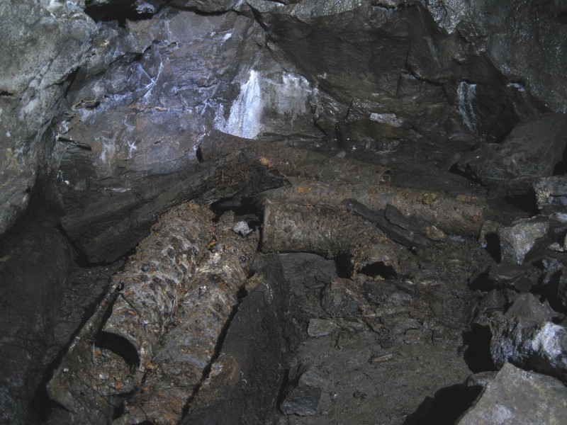 IMG_3129.jpg - Sections of air pipe in the isolated high flats.