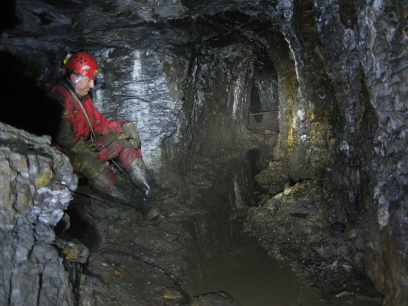 Img_3431.jpg - In the crosscut from the main middle flats to the surface shaft.