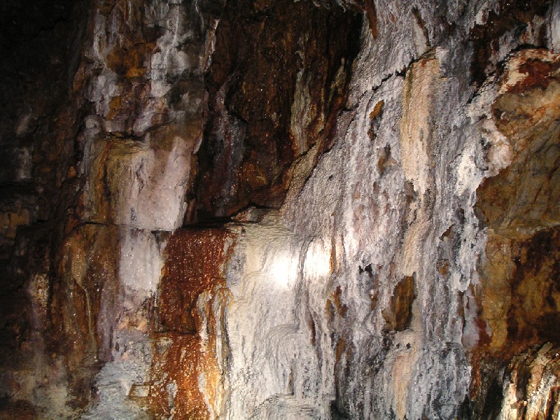 PICT0620.JPG - Calcite flow into the pool.