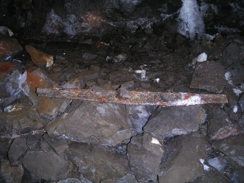 PICT0642.JPG - Cast iron fish bone rail in the Middle Flats.