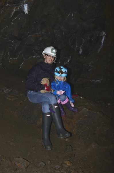 _DSC0966.JPG - Grumpy Hannah in a cavity.