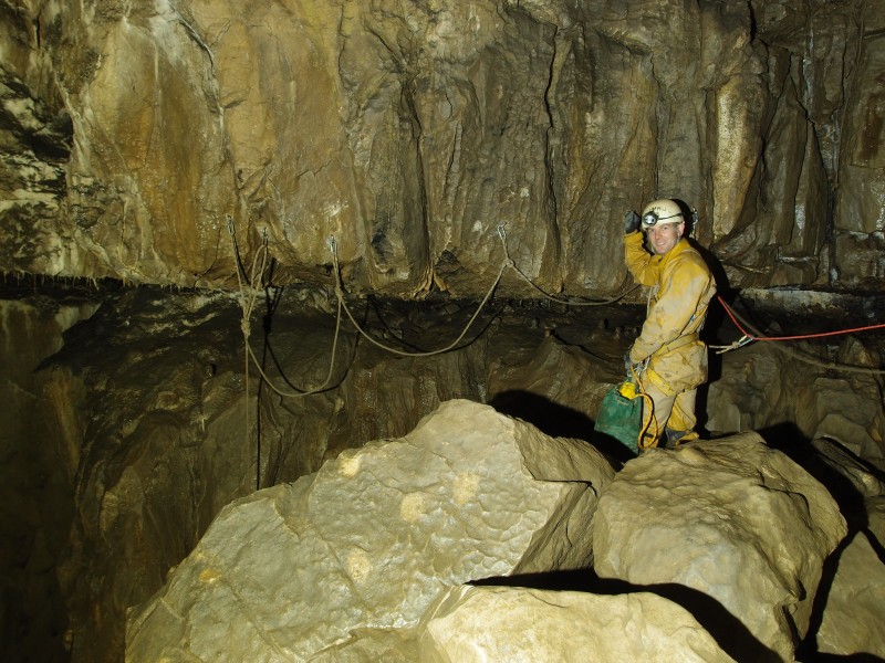 P8241421.JPG - Karli rigging the Big Pitch.