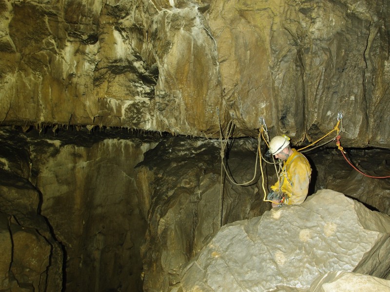 P8241423.JPG - Karli rigging the Big Pitch.