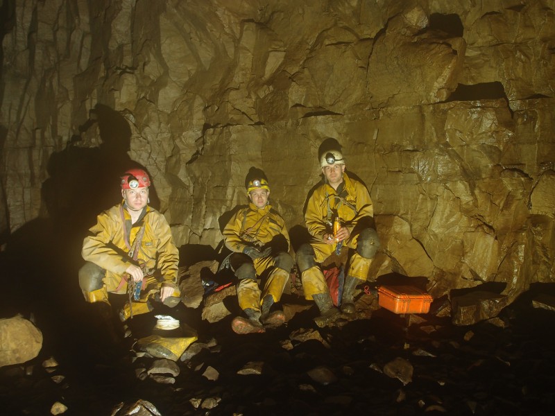 P8241438.JPG - Lunch in the main chamber.