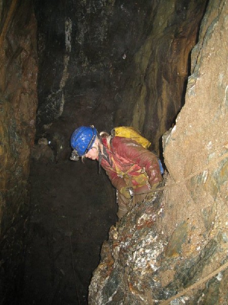 22_4thtraverse_sally2.jpg - Sally on the forth traverse, your not supposed to look down!