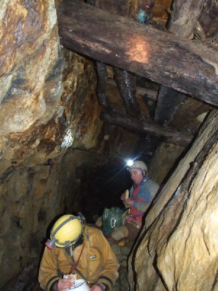 DSCF9124.jpg - Lunch on Taylor's Level. Photo by Paul.