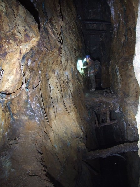 DSCF9232.jpg - A quick break on the third traverse, before tackling the seond part of it. Photo by Paul.