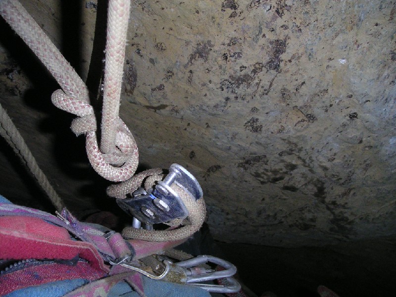 06_topnarrowstopepitch2.jpg - At the top of the Narrow Stope pitch, stop locked off.