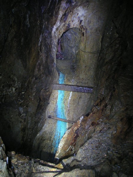 29_thriddleshf_bluegallery.jpg - Looking across the Thriddle Shaft, first big bit of blue!