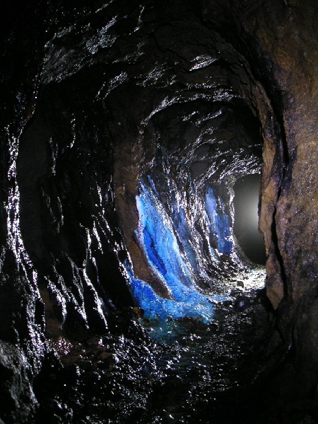 44_blueflows_led2.jpg - More lesser formations before the big daddy.