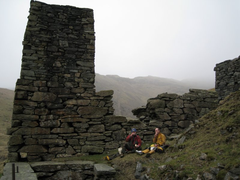 01_oes_leattower_lunch.jpg - Lunch by the tower, which carried the launder for the water wheel.