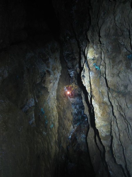 25_2ndpitchpete_abseil.jpg - Pete abseiling down.