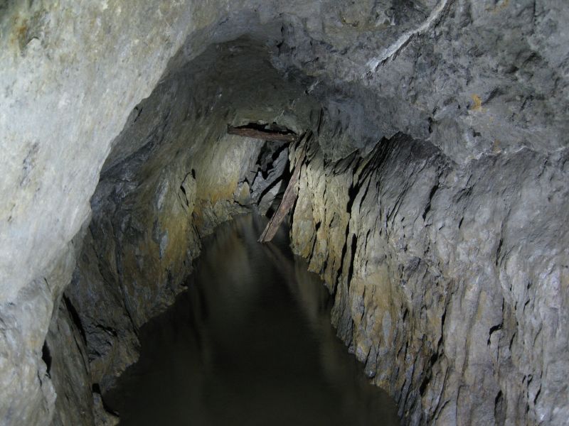 55_greycraglevel_west_xc.jpg - Looking north from the Paddy End Old Vein, the site of the sticky grey clay.