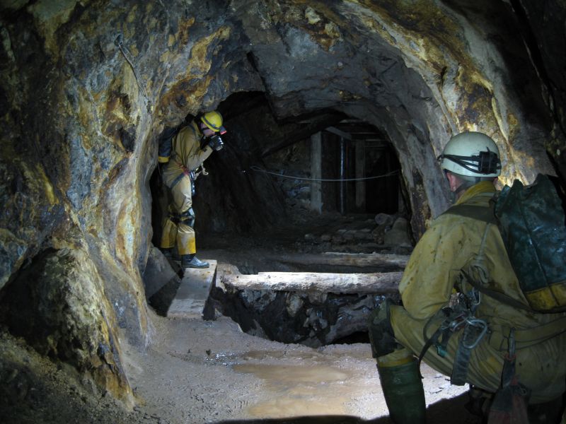 67_hl_floorcollapses_2.jpg - The second floor collapse and the start of another CATMHS dig.