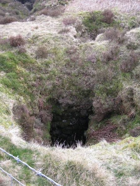 26_newwngineshaft.jpg - The gapping hole of the New Engien Shaft.