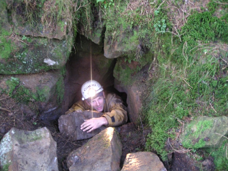 ul_dowgang_k_exit1.jpg - Karlie scrambling out of the entrance.