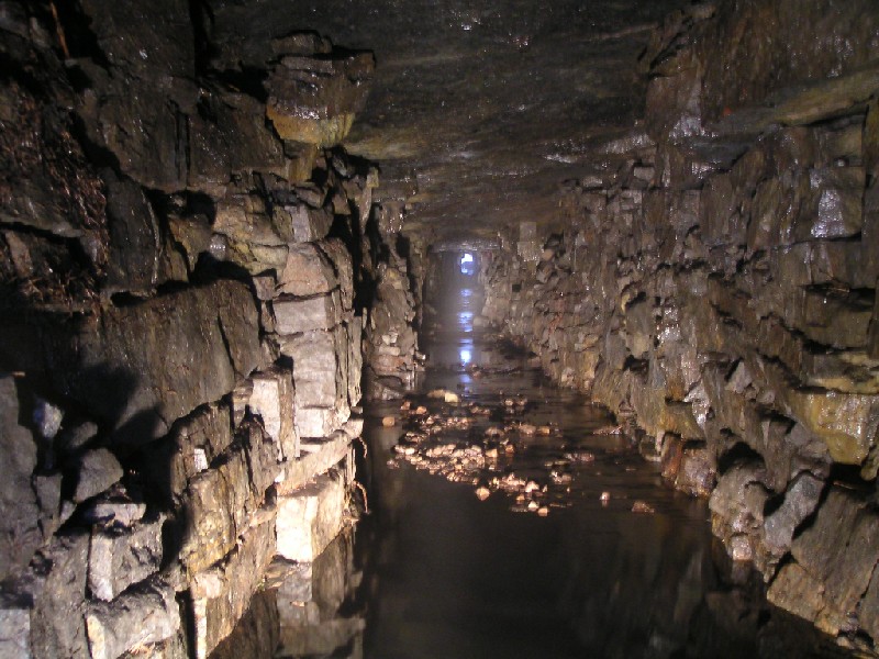 n4_view2portal_3.jpg - Looking back towards the portal from the 4 way junction.