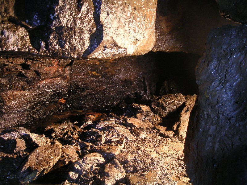 n4_workingface_3.jpg - Main working face on the left hand branch.