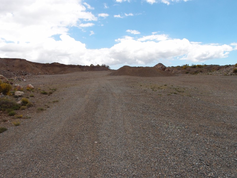 P6069502.JPG - Aggregate heaps.