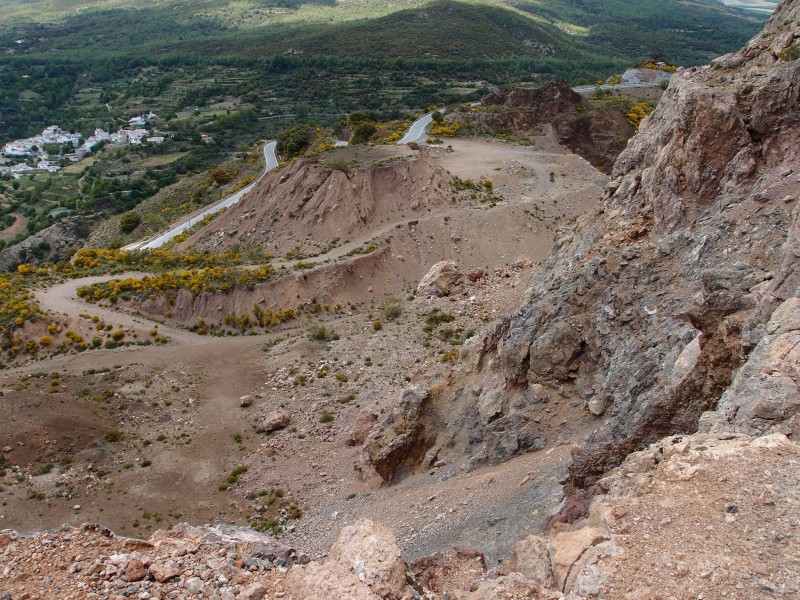 P6069523.JPG - Looking down into the open cast part of the site.