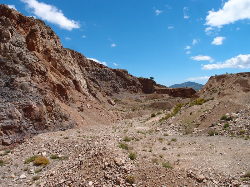 P6069535.JPG - View of the bench that we where stood on before.