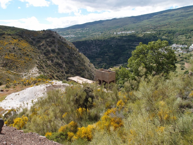 P6069566.JPG - Looking down to the ore hoppers and the start of the old aerial ropeway.