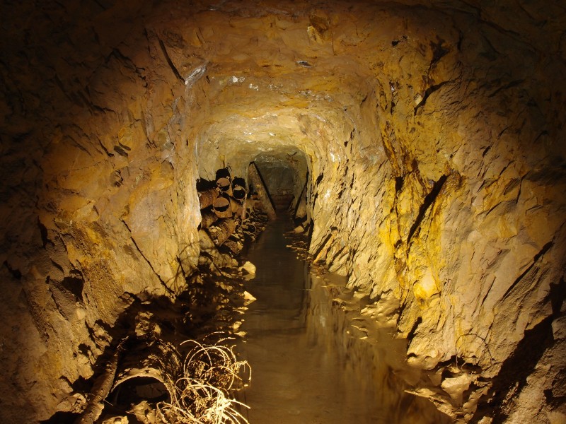 P6143316.JPG - Looking west along the 1100' Level.