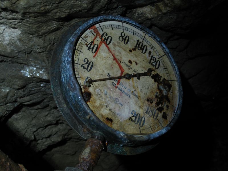 IMG_4550.JPG - Pressure guage.